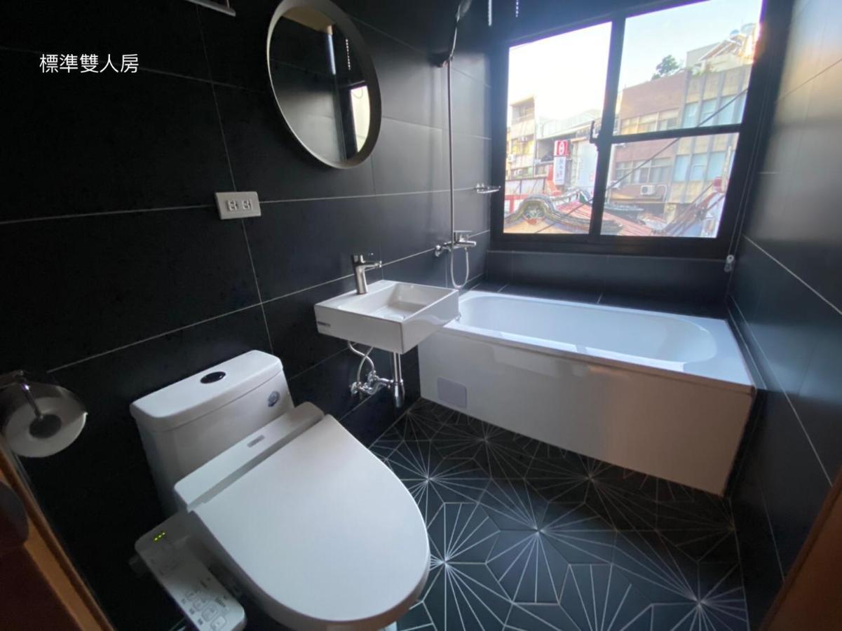 良文旅2館ryou Hotel Vintage - II Tainan Luaran gambar