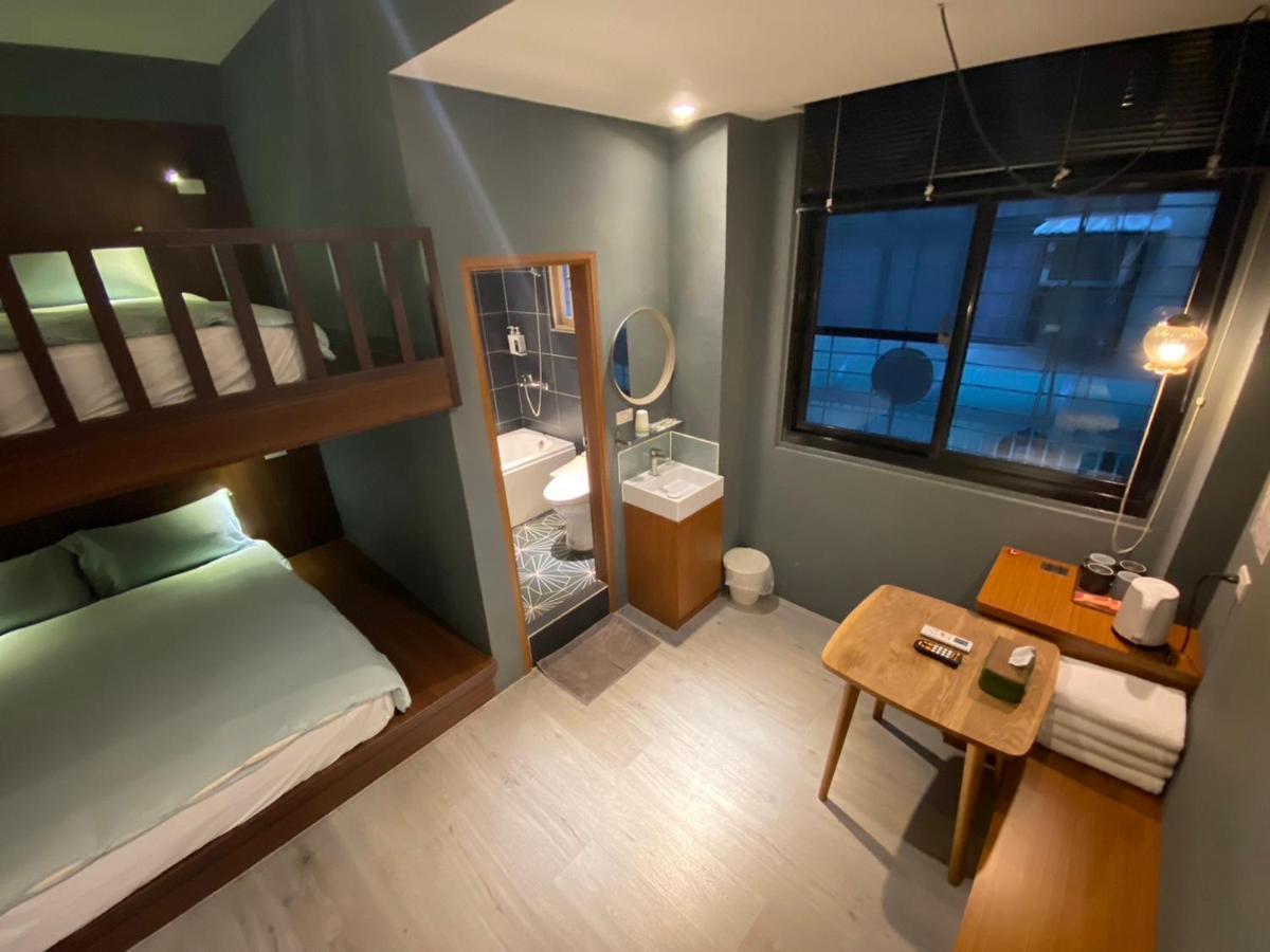 良文旅2館ryou Hotel Vintage - II Tainan Luaran gambar